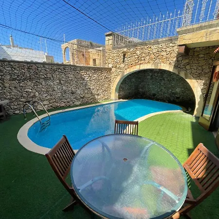 Tac-cikkarell Farmhouse Xewkija
