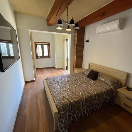 Tac-cikkarell Farmhouse Xewkija
